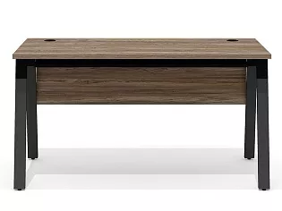 Стол прямой на металлокаркасе